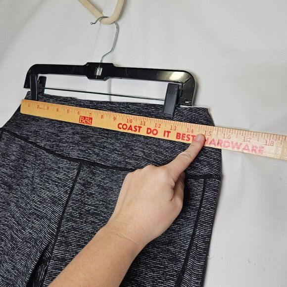 Torrid Active Black & Gray Leggings With‎ Mesh Panel Accents Size 1 - Picture 5 of 8